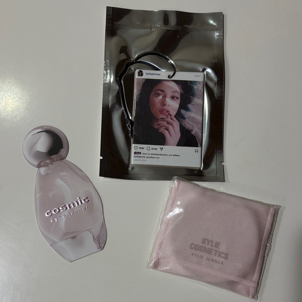 King Kylie Jenner LA Pop-Up Air Freshener and Compact Mirror